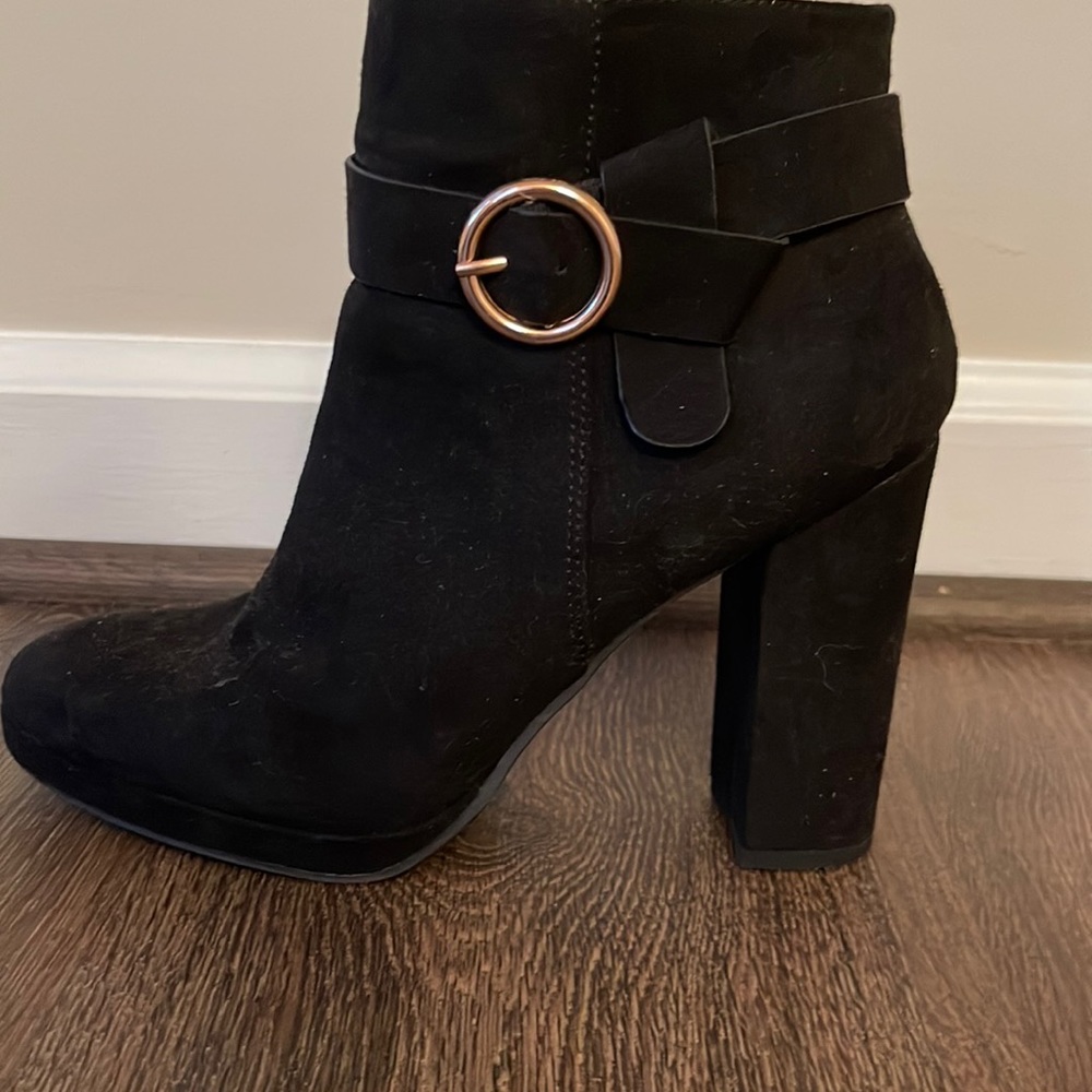 Black suede Heeled booties